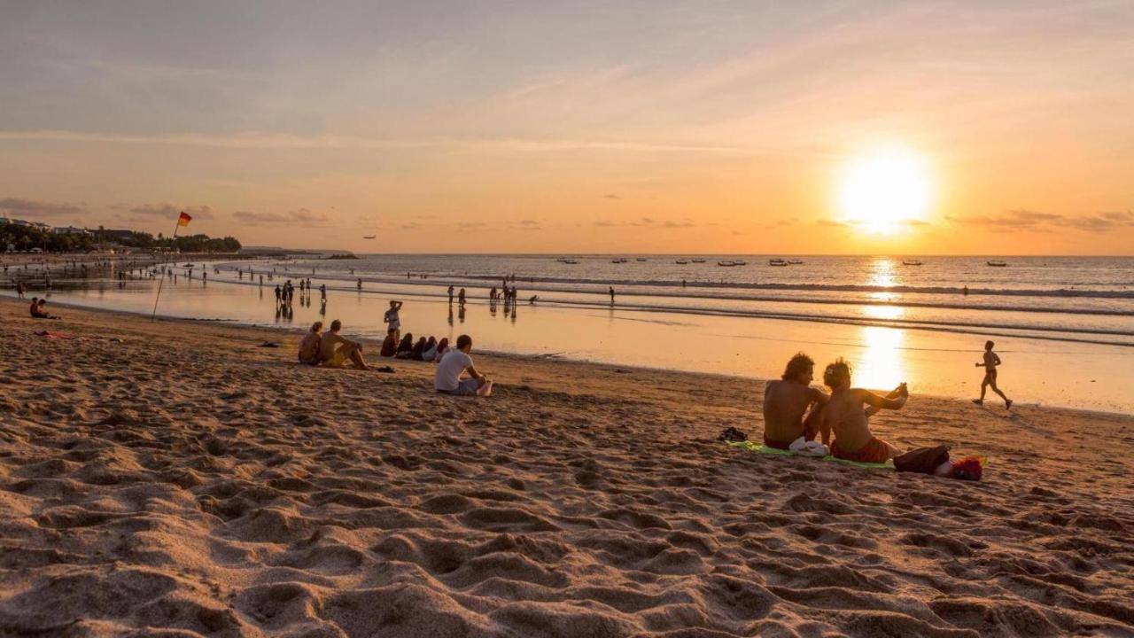 Swiss-Belexpress Kuta Legian Hotell Exteriör bild