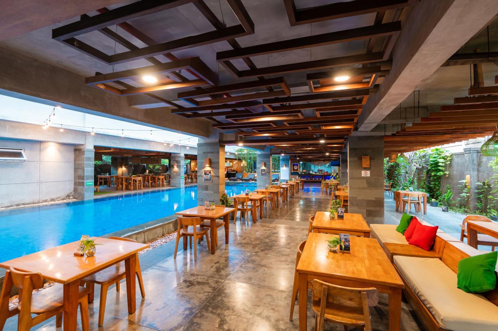 Swiss-Belexpress Kuta Legian Hotell Exteriör bild
