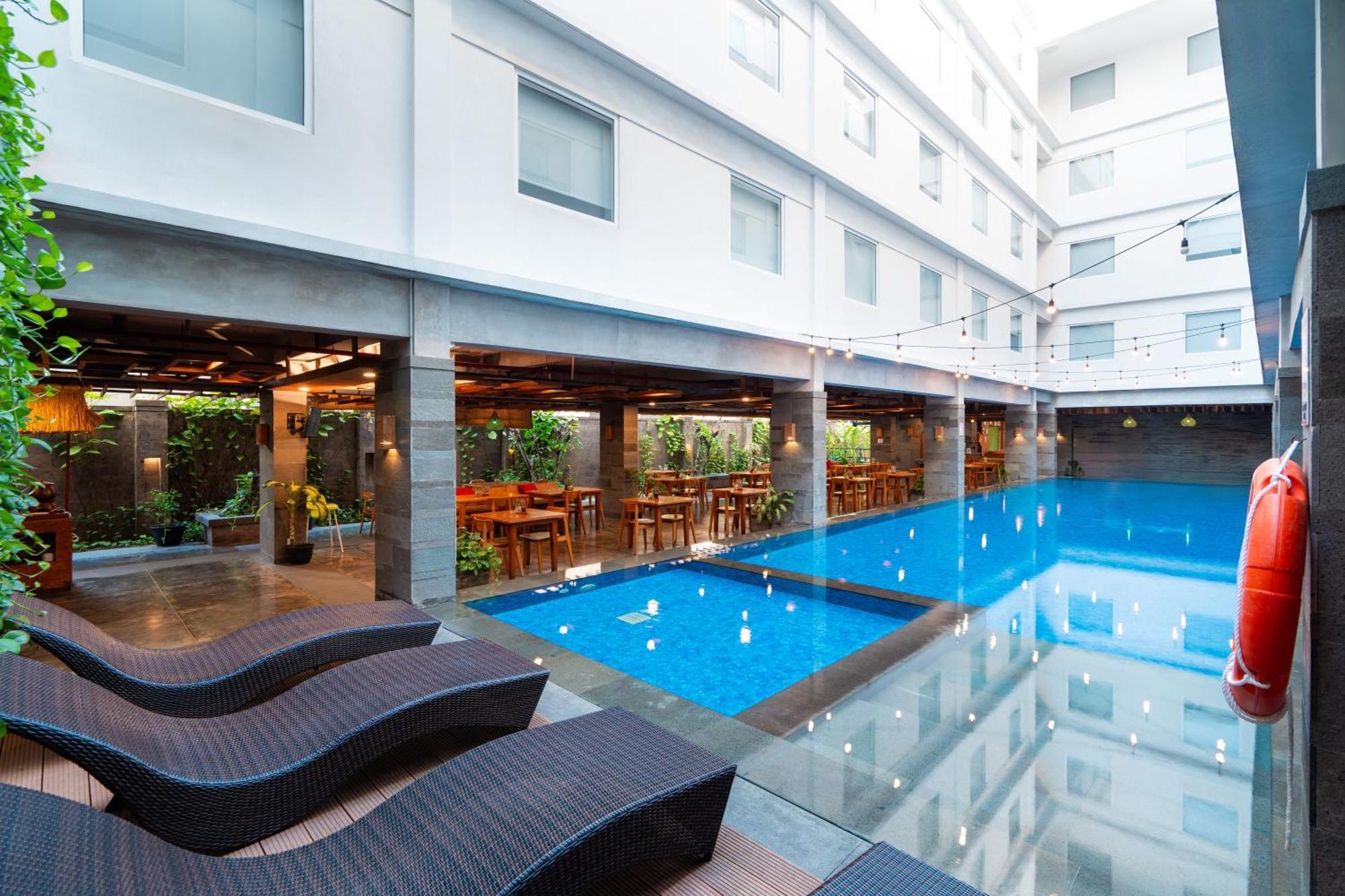 Swiss-Belexpress Kuta Legian Hotell Exteriör bild